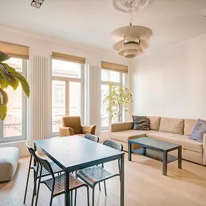 https://the-bright-stone-lodge-heart-of-antwerp.brusselshotelsbook.com